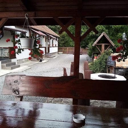 Kazsimér Vendégház Erdohorvati Esterno foto